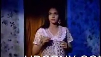 Desi Actress In A Steamy Hot Video