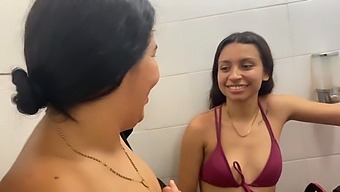 Kami Terlibat Dalam Ciuman Yang Penuh Gairah Dengan Rakan Saya Dan Adik Tiri Perempuannya Sebelum Menuju Ke Kolam Renang